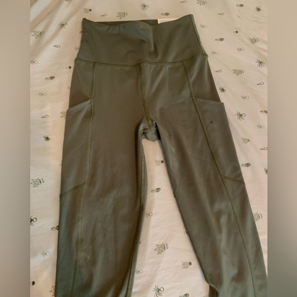 Brand new American Eagle Leggings